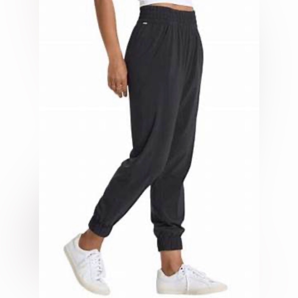 Vuori Black Women's Jogger Sweatpants